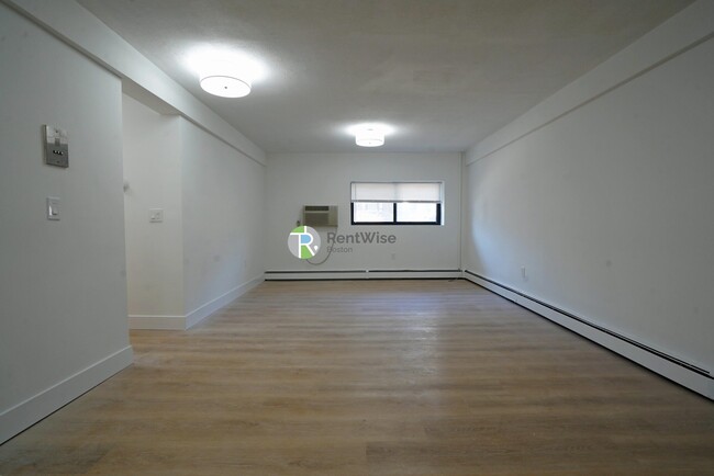 Photo - 741 E 6th St Apartment Unit 9