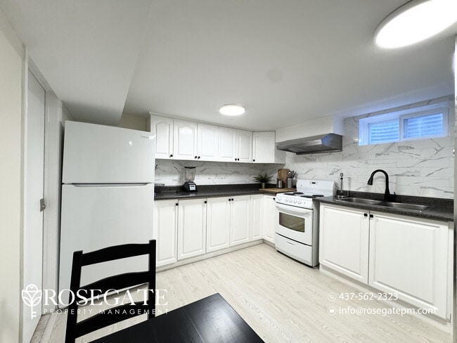 Photo - Spacious 1-Bedroom Basement Apartment with Parking in Mississauga (Pet-Friendly) Unité 2