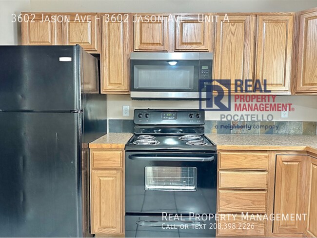 Photo - 3 Bed/ 1.5 bath duplex - Pets negotiable Unidad A