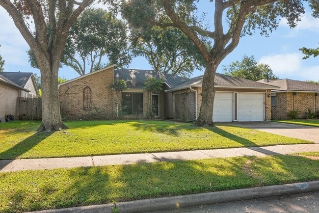 Building Photo - 934 Holly Hall Dr