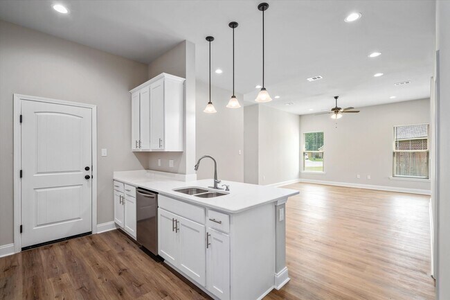 Photo - GREAT LOCATION IN CYPRESS GATES COMMUNITY