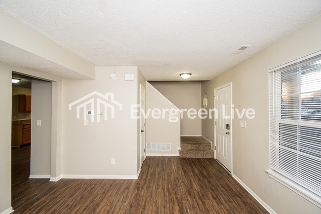 Photo - 6533 Townsend Way