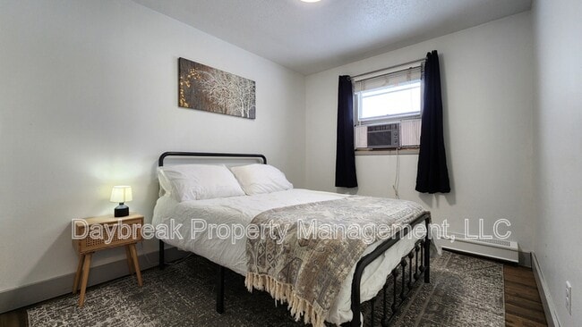 Photo - 525 7th Ave E