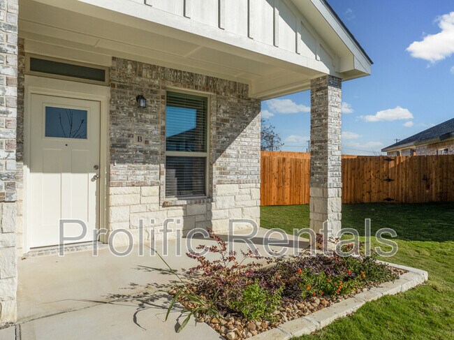 Photo - 111 Logan Ct