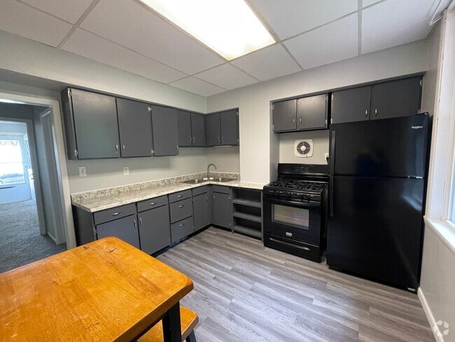 Building Photo - 642 Forest Ave Unit Apt 1