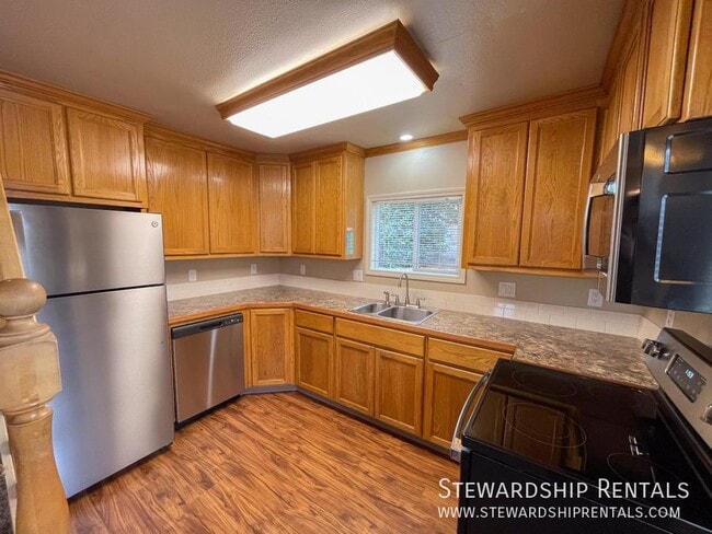 Photo - 1472 E 19th Ave