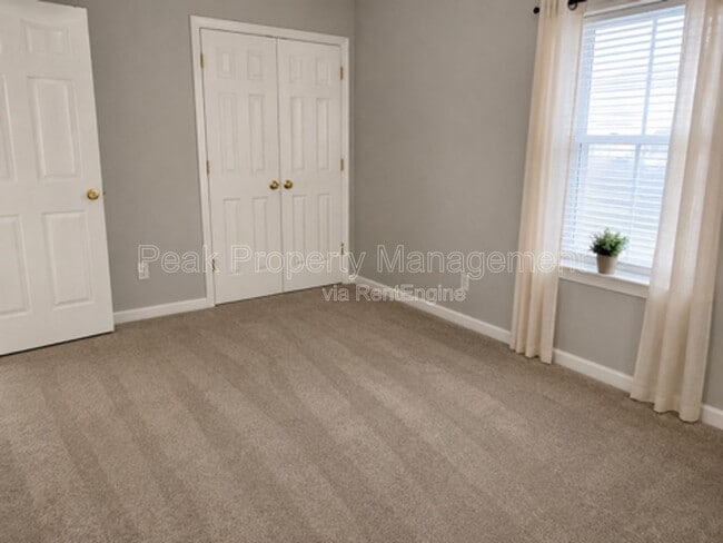 Photo - 117 E 13th St