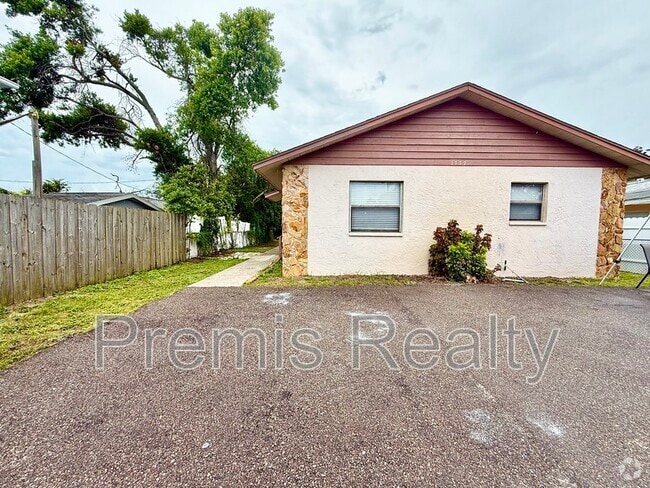 Building Photo - 1772 Farrell Ave Rental