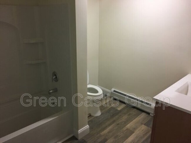 Photo - 323-325-325 College St Unidad 10