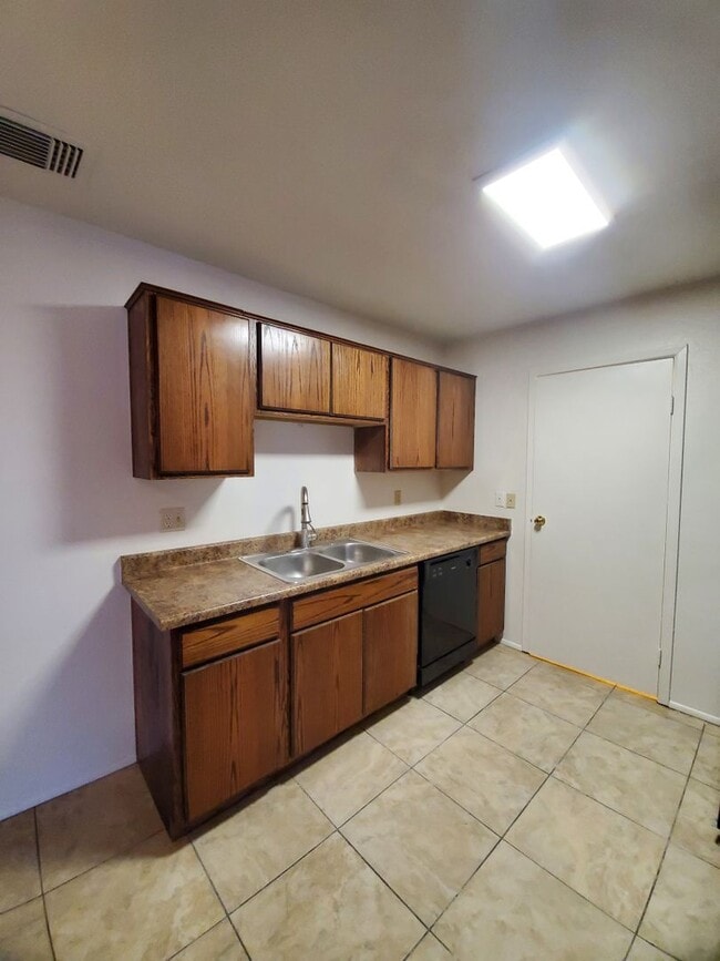 Photo - 2 Bedroom 2 Bath - 1 story Townhome - Shadow Mountain