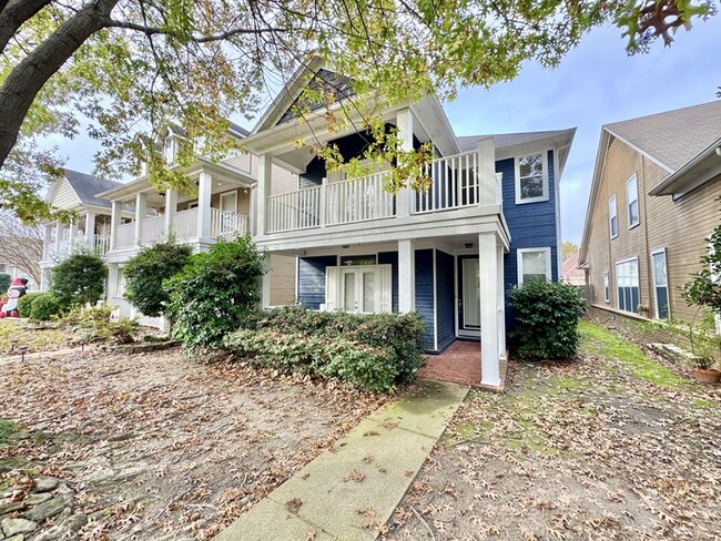 Photo - 1359 Island Pl E