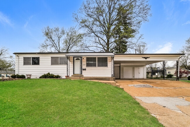 Building Photo - Fantastic 3bd/1ba home! Let yourself in!