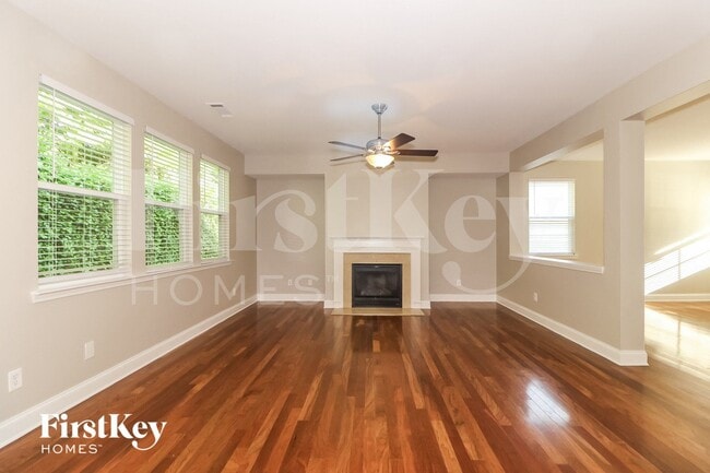 Photo - 422 Howell Crossing