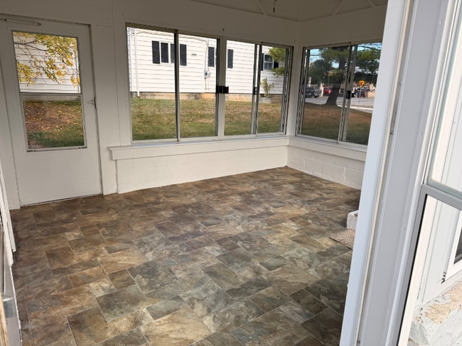 Photo - 118 E Jefferson St