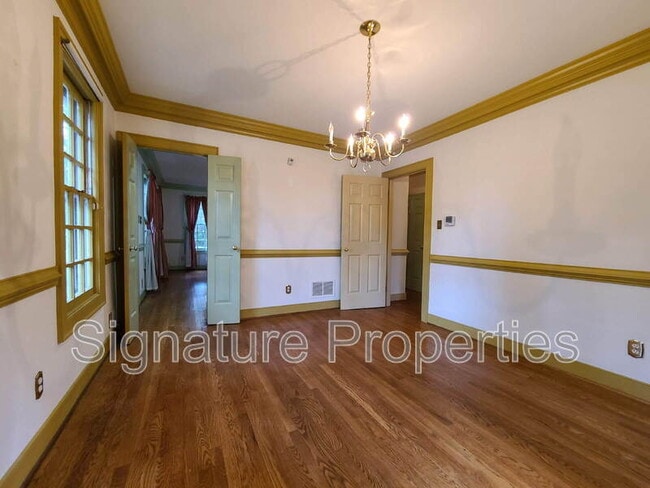 Photo - 2302 Mountainbrook Dr