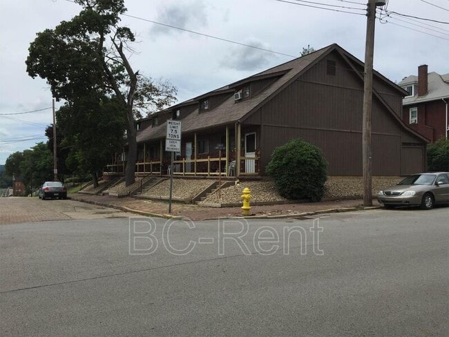 Photo - 230 W Madison St