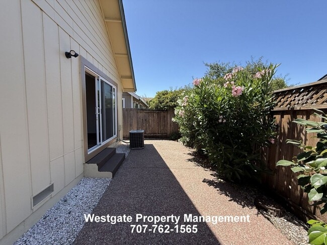 Photo - 1417 Dandelion Way
