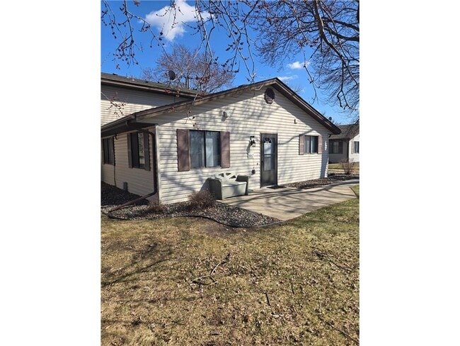 Building Photo - 6662 84th Ct N