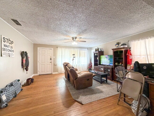 Photo - 2710 32nd St