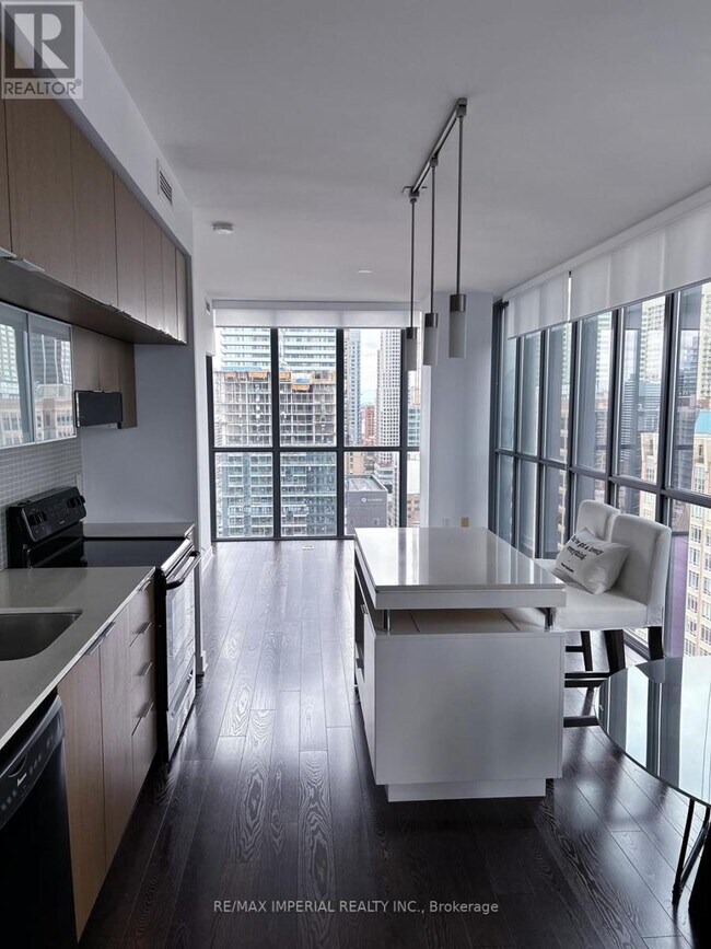 Photo - 110 Charles St E Unité 2507