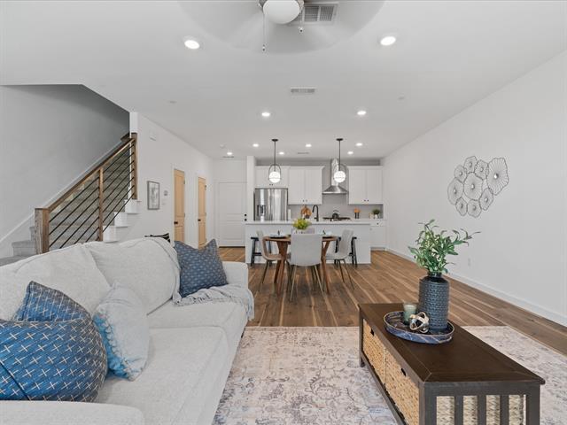 Photo - 871 Cavitt Ct