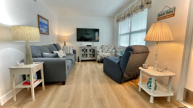 923 22nd Pl Unit 1