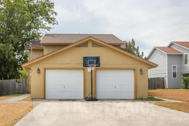 Building Photo - 4506 A Lago Cir