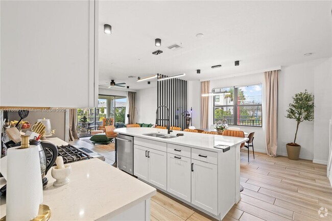 Building Photo - 4461 Waterside Dr Rental
