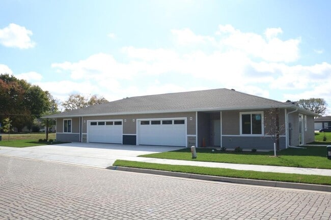 Photo - 804 Parkside Ln