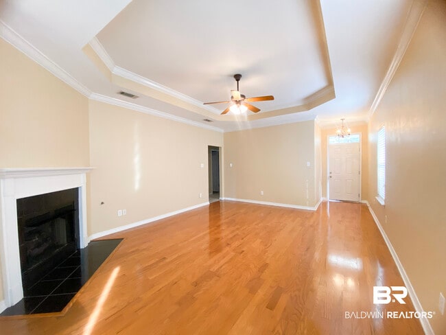 29895 St Simon St