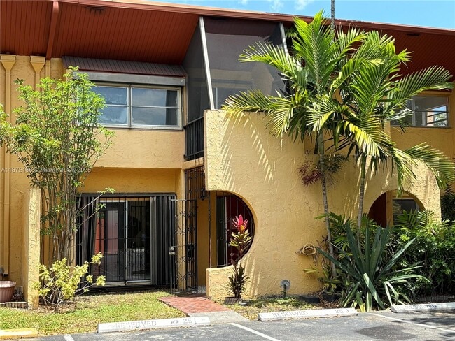 Building Photo - 13725 SW 84th St Rental
