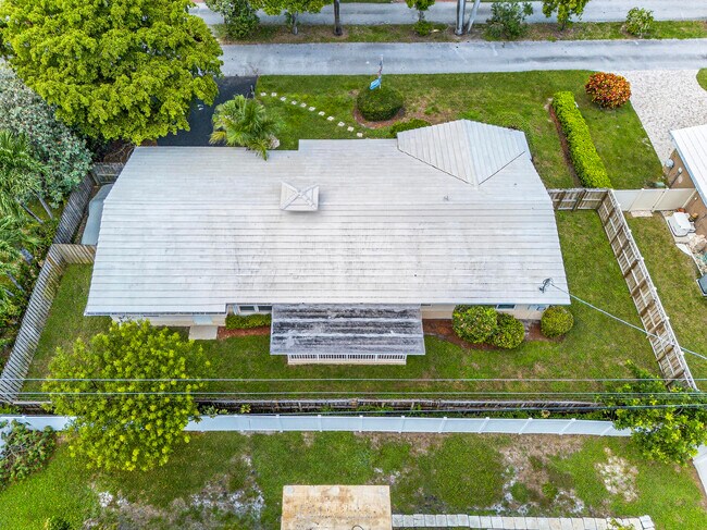 Photo - 2750 SE 3rd St