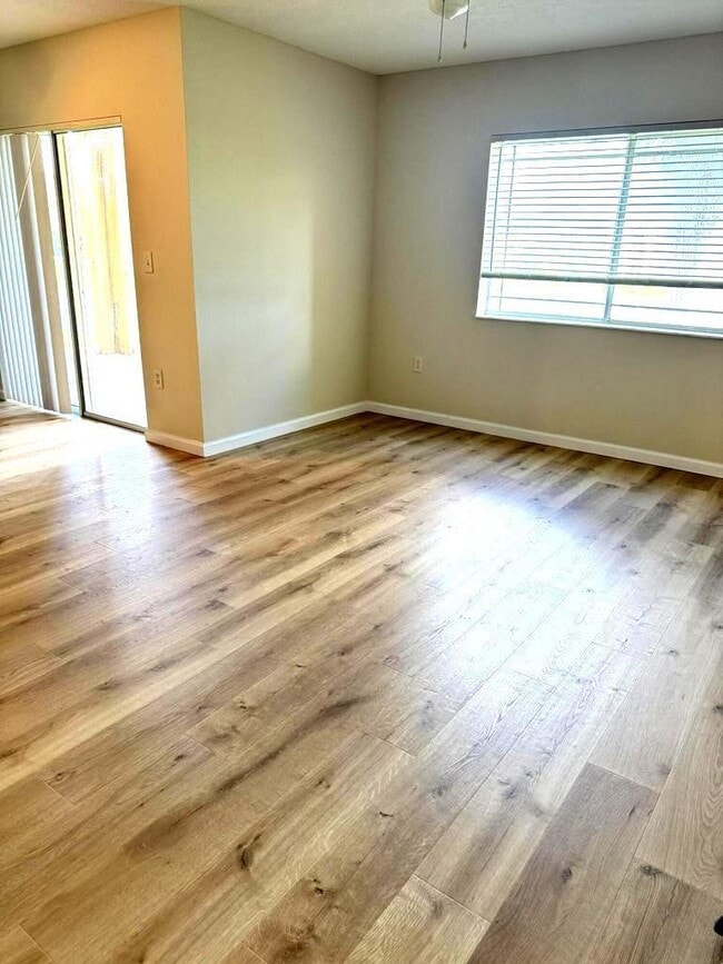 Photo - 251 SW Palm Dr Unit 204