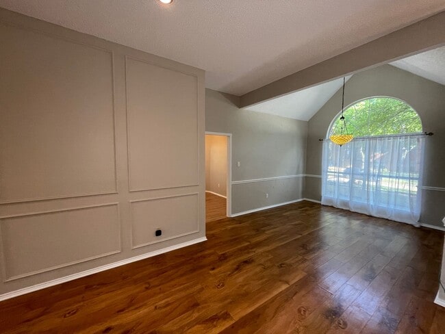 Photo - 1818 Haydenbend Cir