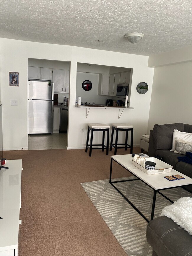 2BR, 2BA - 894 SF - Unit B - Sycamore Place
