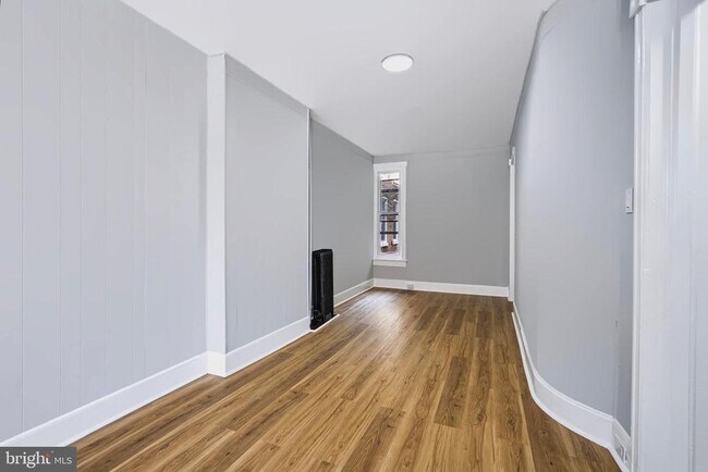 Photo - 309 Academy St