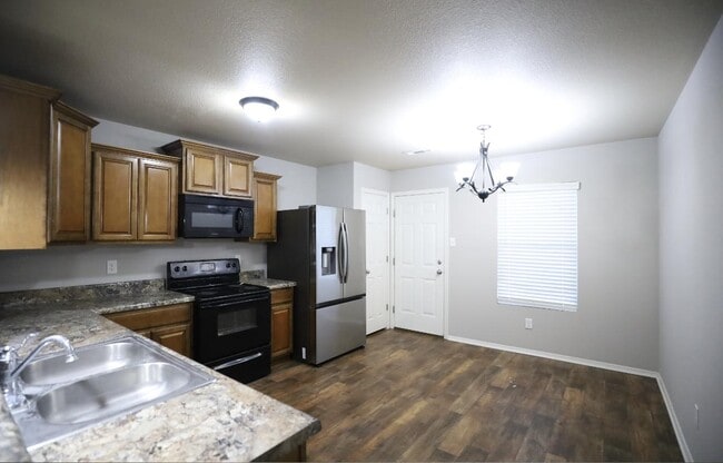 Photo - 3809 Remington Dr