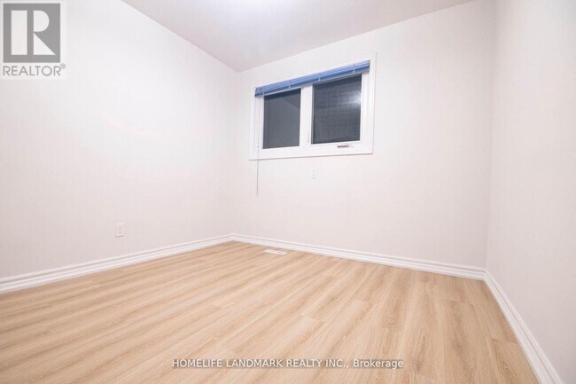 Photo - 435 Connaught Ave