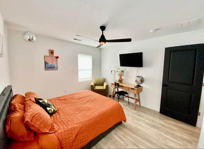 Photo - 84 N Holmes St