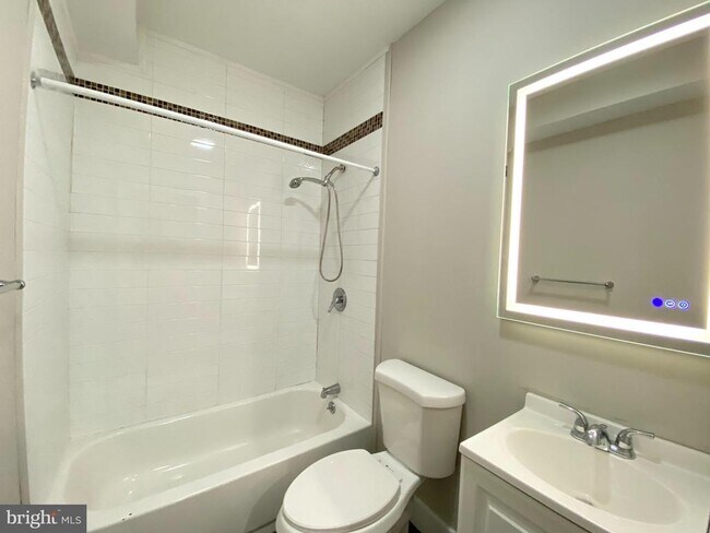 Building Photo - 1716 N Bouvier St