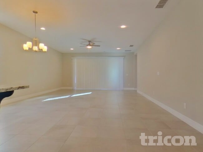 2326 Kennington Cv