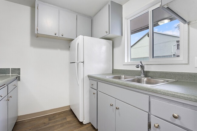 Fairway Apartments