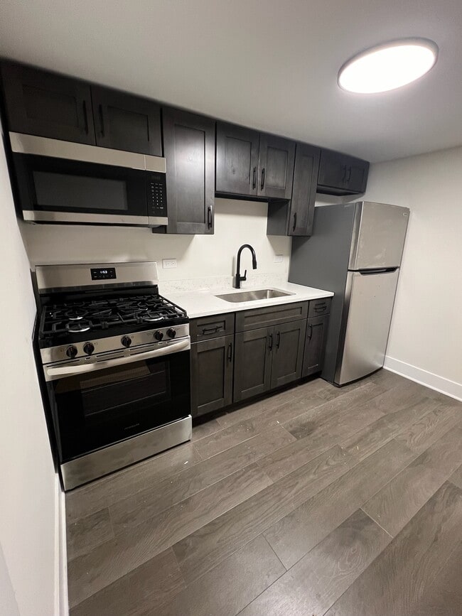 Building Photo - 8139 S Marshfield Ave Unit g Rental