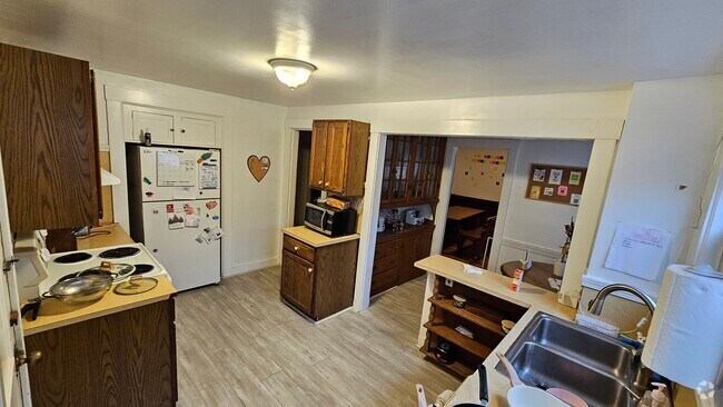 Building Photo - 16 Gerald Rd Unit 1 Rental