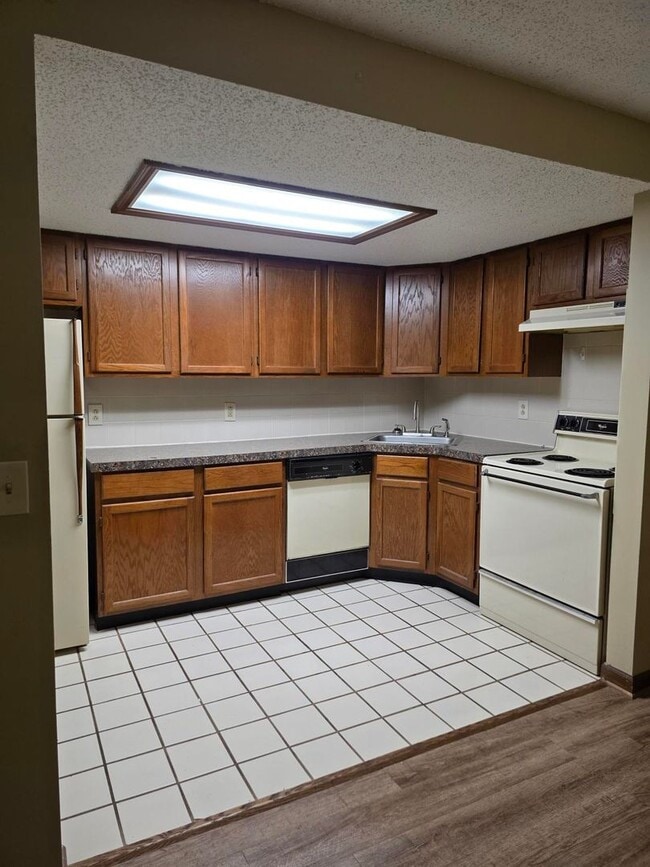 1-Bedroom, 1-Bath - 1-Bedroom, 1-Bath Apartamento Unidad 60-4
