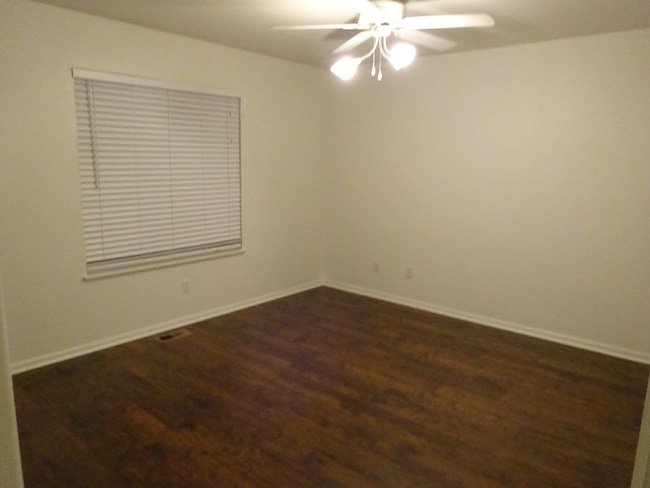 Photo - 2930 W Stuart St