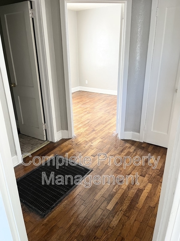 Photo - 2213 Fulton Ave SW