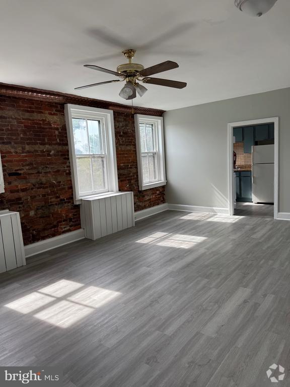 Building Photo - 15 W Union St Rental