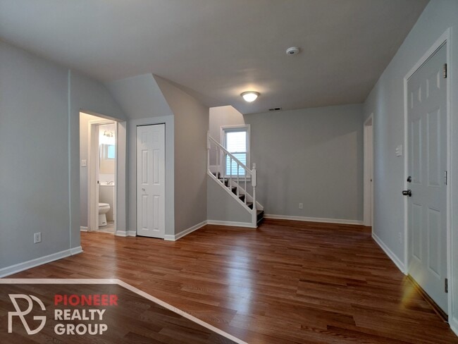 Photo - 1520 W Melrose St Unit 2F