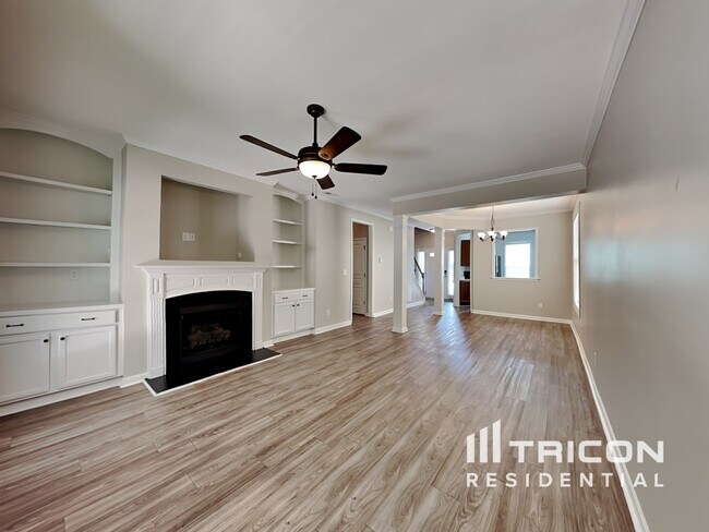 Photo - 557 McCarthy Dr